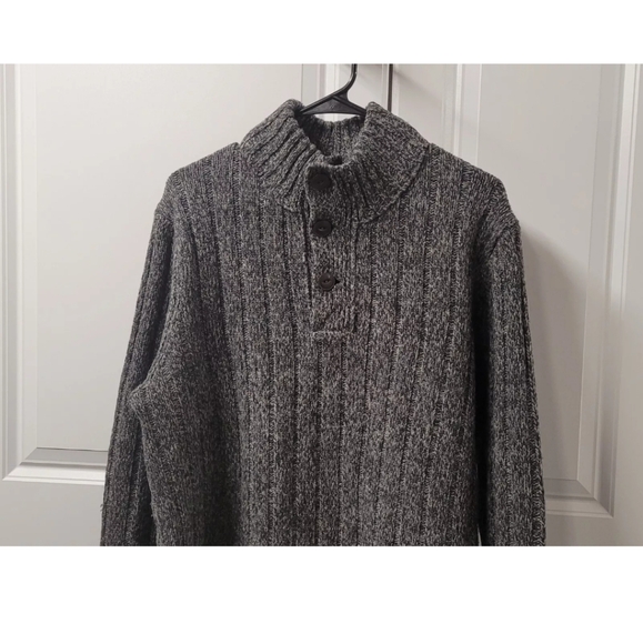Eddie Bauer Men's Sweater Size: Large 1/4 Button Lambswool Blend - Picture 2 of 10
